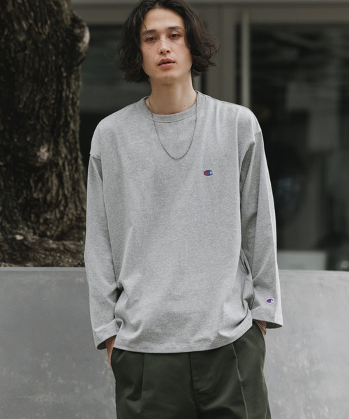 Champion（チャンピオン）の「Champion/チャンピオン LONG SLEEVE T-SHIRT ロングスリーブTシャツ 胸元ロゴ 袖ロゴ ワンポイント USAコットン ルーズシルエット ロンT 長袖 クルーネック シンプル ベーシック 2026年秋冬 秋服 冬服（Tシャツ/カットソー・メンズ・ホワイト/ブラック/ネイビー/グレー・M/L）」の13枚目の写真
