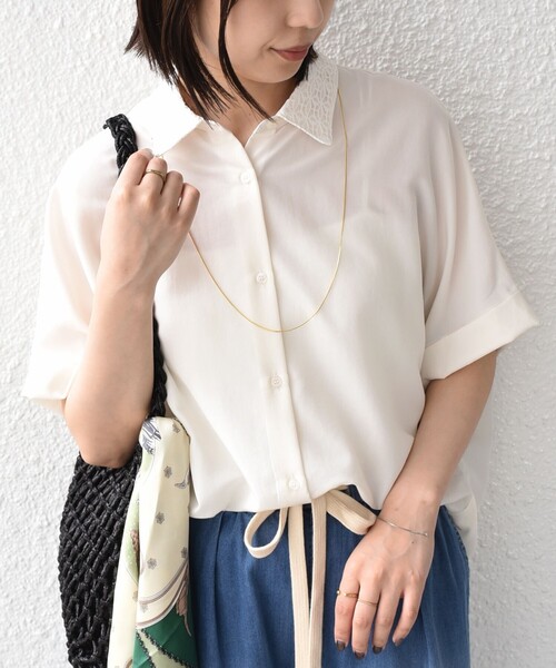 SHIPS Colors（シップス カラーズ）の「SHIPS Colors:〈手洗い可能〉レースカラー コクーン シャツ◇（シャツ/ブラウス・レディース・ブラック/ブラウン/オフホワイト/ライトブルー・ONE SIZE）」の2枚目の写真