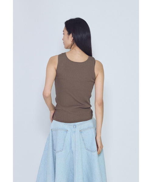 1er Arrondissement(プルミエアロンディスモン)の「スクープネックリブニットタンクトップ(ニット/セーター・レディース・カーキ/オフホワイト/ブラック系その他3・FREE)」の6枚目の写真