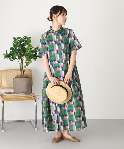 KILKI(キルキー)の「kilki スタンドフリルカラー半袖ワンピース ペインター(ワンピース・レディース・レッド系その他/グリーン系その他・FREE)」の1枚目の写真