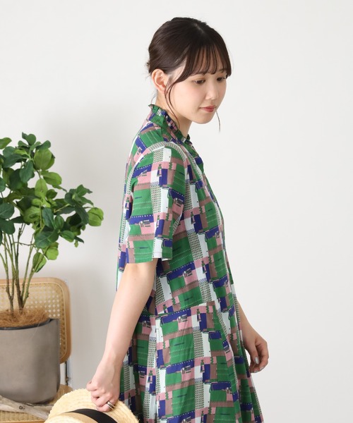 KILKI(キルキー)の「kilki スタンドフリルカラー半袖ワンピース ペインター(ワンピース・レディース・レッド系その他/グリーン系その他・FREE)」の4枚目の写真