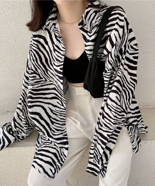 AVYL(アヴィル)の「ゼブラ柄長袖シャツ(シャツ/ブラウス・レディース・ホワイト・M)」の1枚目の写真