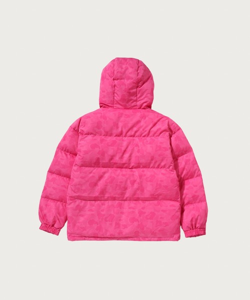 A BATHING APE（アベイシングエイプ）の「SOLID CAMO DOWN JACKET（ダウンジャケット/コート・レディース・ピンク/アイボリー・FREE）」の5枚目の写真