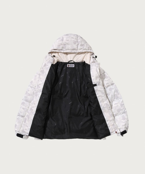 A BATHING APE（アベイシングエイプ）の「SOLID CAMO DOWN JACKET（ダウンジャケット/コート・レディース・ピンク/アイボリー・FREE）」の6枚目の写真