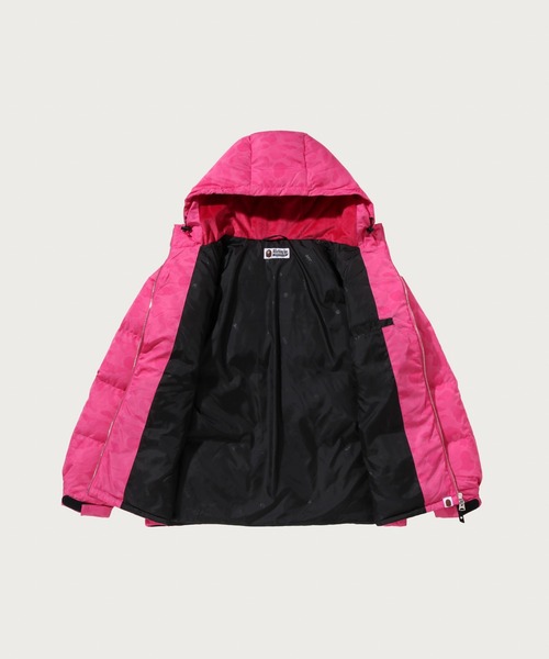 A BATHING APE（アベイシングエイプ）の「SOLID CAMO DOWN JACKET（ダウンジャケット/コート・レディース・ピンク/アイボリー・FREE）」の7枚目の写真
