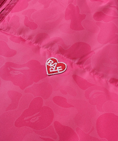 A BATHING APE（アベイシングエイプ）の「SOLID CAMO DOWN JACKET（ダウンジャケット/コート・レディース・ピンク/アイボリー・FREE）」の9枚目の写真
