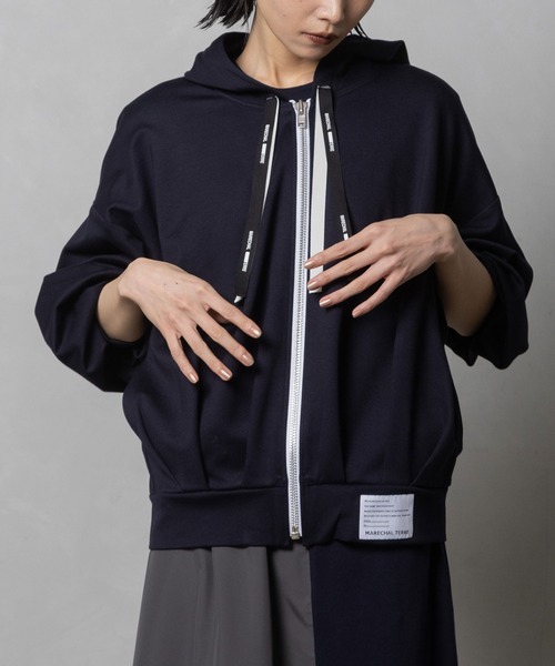 MARECHAL TERRE(マルシャルテル)の「【UVカット】タックフーディー(パーカー・レディース・ネイビー/ブルー/モカ/ブラック・MEDIUM)」の3枚目の写真