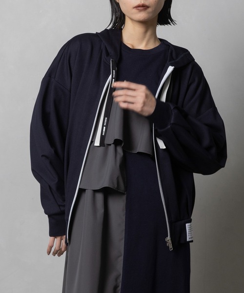 MARECHAL TERRE(マルシャルテル)の「【UVカット】タックフーディー(パーカー・レディース・ネイビー/ブルー/モカ/ブラック・MEDIUM)」の6枚目の写真
