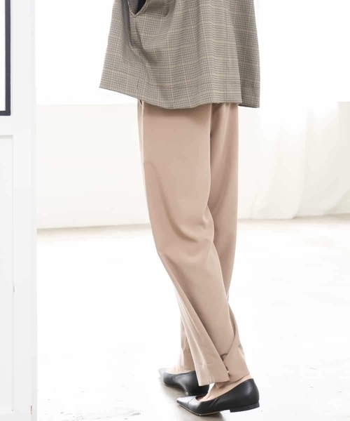 MICHEL KLEIN（ミッシェル・クラン）の「[2WAY]ピーチタッチワイドパンツ（その他パンツ・レディース・サンドベージュ/チャコールグレー・38）」の11枚目の写真