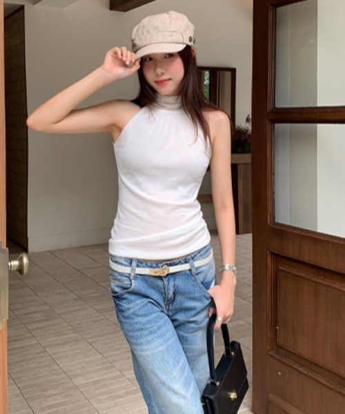 FAVORITO(ファヴォリート)の「ノースリーブホルターネックトップス(Tシャツ/カットソー・レディース・ホワイト/ブラック・F)」の8枚目の写真