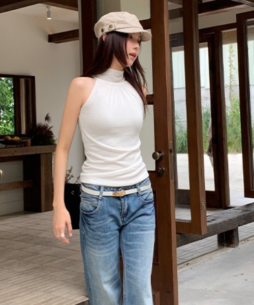 FAVORITO(ファヴォリート)の「ノースリーブホルターネックトップス(Tシャツ/カットソー・レディース・ホワイト/ブラック・F)」の9枚目の写真