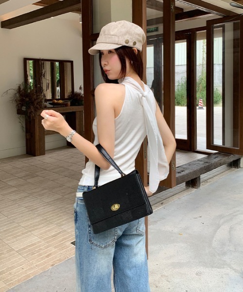 FAVORITO(ファヴォリート)の「ノースリーブホルターネックトップス(Tシャツ/カットソー・レディース・ホワイト/ブラック・F)」の10枚目の写真