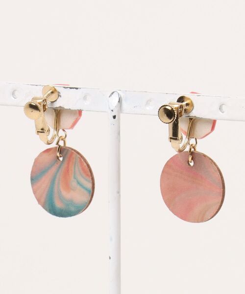 tone（トーン）の「【irodori】marble 赤 earring（イヤリング・レディース・レッド・FREE）」の2枚目の写真