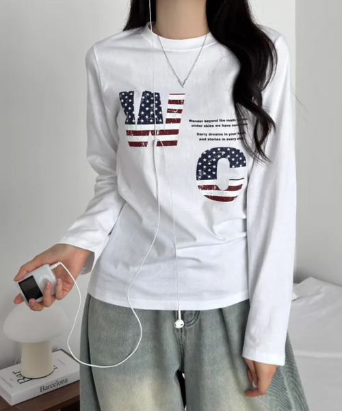 VIVID LADY（ビビッドレディー）の「アメリカンロゴプリント ロングスリーブTシャツ（Tシャツ/カットソー・レディース・ホワイト/ブラック/チャコールグレー・FREE）」の2枚目の写真