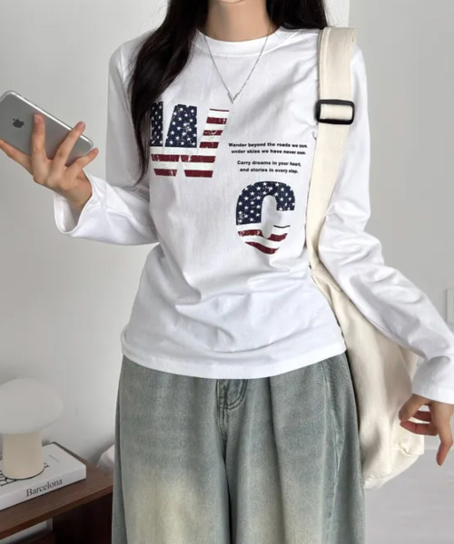 VIVID LADY（ビビッドレディー）の「アメリカンロゴプリント ロングスリーブTシャツ（Tシャツ/カットソー・レディース・ホワイト/ブラック/チャコールグレー・FREE）」の13枚目の写真
