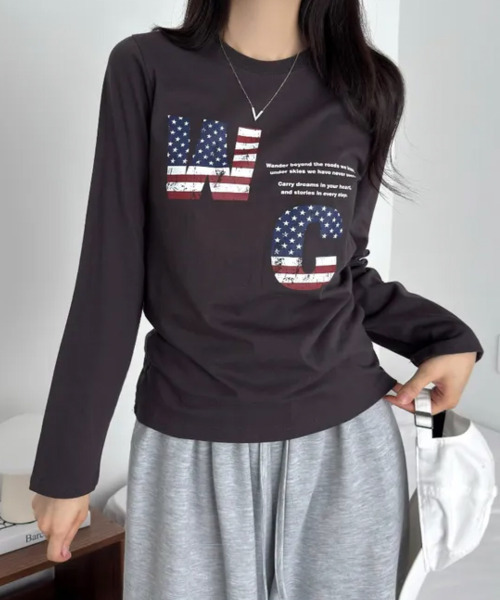 VIVID LADY（ビビッドレディー）の「アメリカンロゴプリント ロングスリーブTシャツ（Tシャツ/カットソー・レディース・ホワイト/ブラック/チャコールグレー・FREE）」の10枚目の写真