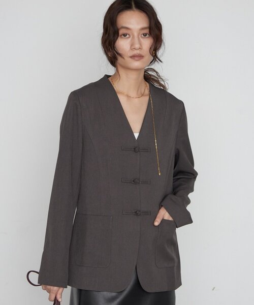 LOUNGEDRESS(ラウンジドレス)の「チャイナジャケット 秋服(ノーカラージャケット・レディース・キャメル/グレー・FREE)」の6枚目の写真