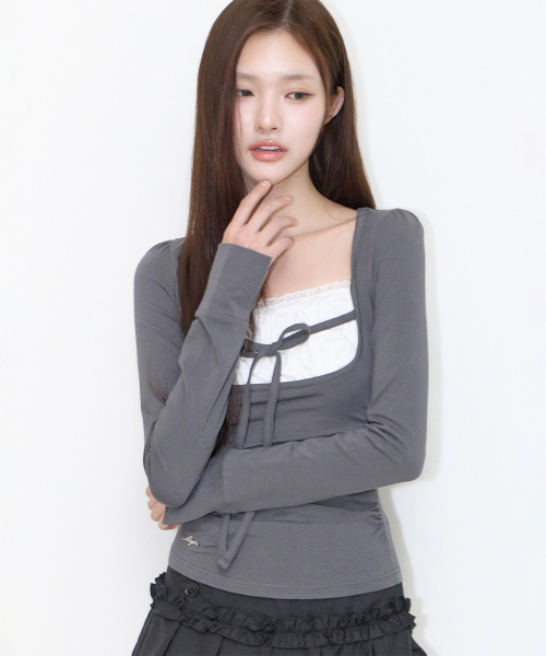 ILLIGO(イリゴ)の「ROSIE スクエアネックトップ チャコール(Tシャツ/カットソー・レディース・その他・FREE)」の2枚目の写真