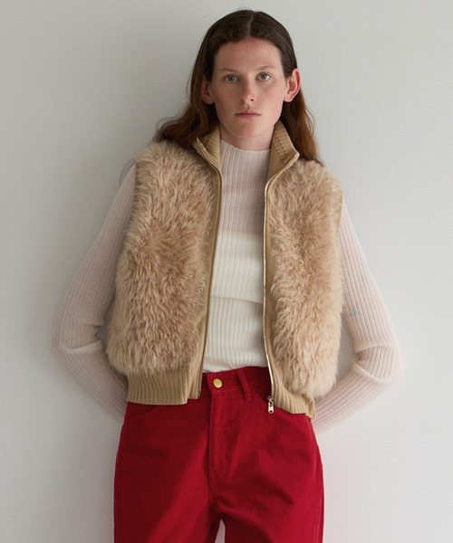 CURRENTAGE(カレンテージ)の「SHAGGY KNIT COMBI ZIP VEST(ベスト・レディース・ベージュ/ブラック・1)」の1枚目の写真