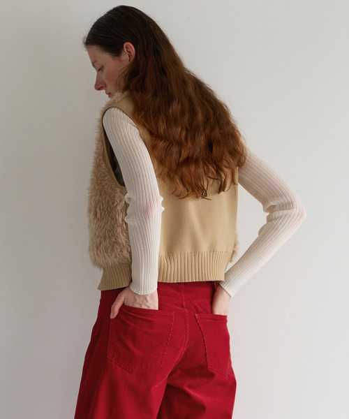 CURRENTAGE(カレンテージ)の「SHAGGY KNIT COMBI ZIP VEST(ベスト・レディース・ベージュ/ブラック・1)」の4枚目の写真