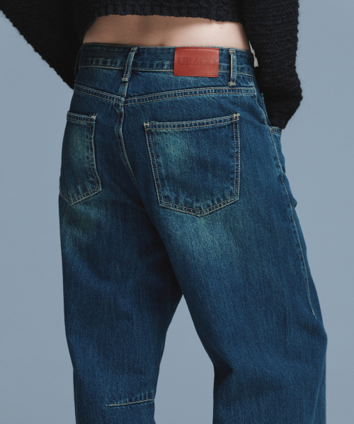 URAGO(ユラーゴ)の「ウォッシュドダーツカーブジーンズ_ダークブルー(デニムパンツ・レディース・ブルー・SMALL/MEDIUM/LARGE)」の6枚目の写真