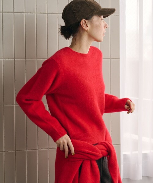 BEAUTY&YOUTH UNITED ARROWS(ビューティーアンドユースユナイテッドアローズ)の「フォックスカシミヤブレンド クルーネック ニットプルオーバー(ニット/セーター・レディース・ダークブラウン/ナチュラル/ブラック/レッド・FREE)」の6枚目の写真
