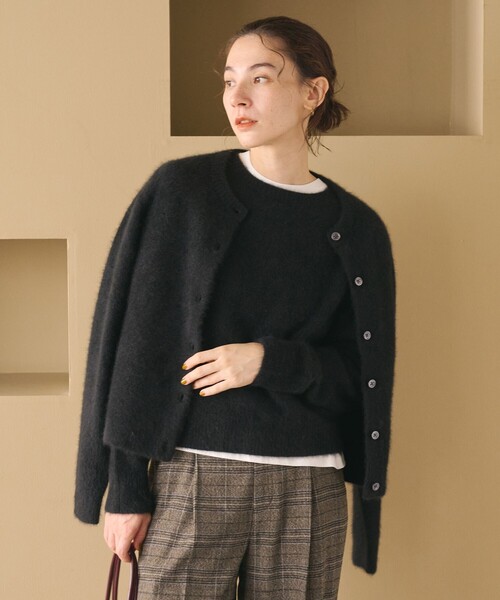 BEAUTY&YOUTH UNITED ARROWS(ビューティーアンドユースユナイテッドアローズ)の「フォックスカシミヤブレンド クルーネック ニットプルオーバー(ニット/セーター・レディース・ダークブラウン/ナチュラル/ブラック/レッド・FREE)」の12枚目の写真