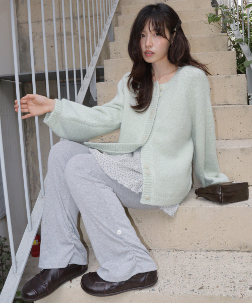 RONRON（ロンロン）の「SHIRRING BUTTON BOOTCUT PANTS GREY（その他パンツ・レディース・その他・FREE）」の2枚目の写真