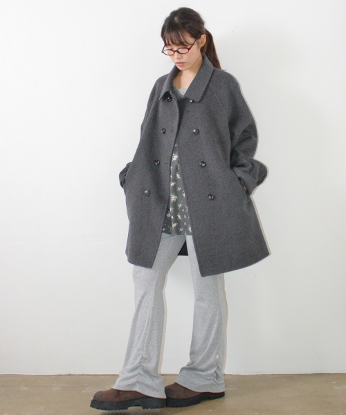 RONRON（ロンロン）の「SHIRRING BUTTON BOOTCUT PANTS GREY（その他パンツ・レディース・その他・FREE）」の5枚目の写真