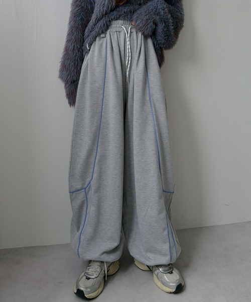 bohmal(ボマール)の「バイカラーパイピングカーブカラースウェットパンツ(その他パンツ・レディース・ライム/ブルー/杢グレー・FREE)」の1枚目の写真