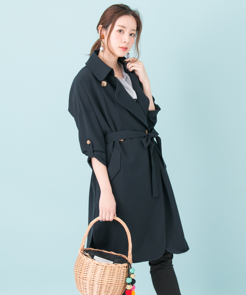 URBAN RESEARCH（アーバンリサーチ）の「UR コクーンドレープトレンチコート（トレンチコート・レディース・ベージュ/ネイビー/カーキ・FREE）」の3枚目の写真