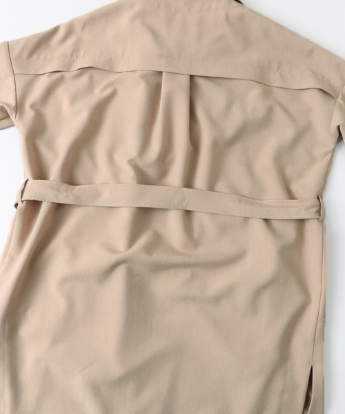 URBAN RESEARCH（アーバンリサーチ）の「UR コクーンドレープトレンチコート（トレンチコート・レディース・ベージュ/ネイビー/カーキ・FREE）」の10枚目の写真