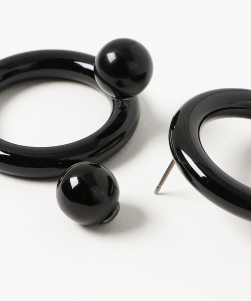 SLY（スライ）の「BOLD RING PIERCE（ピアス（両耳用）・レディース・ゴールド/ブラック/シルバー・FREE）」の4枚目の写真