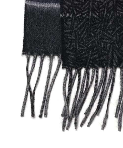 Fiorio（フィオリオ）の「【FIORIO】 RESIMENTAL SC（マフラー・メンズ・ベージュ/ネイビー/オレンジ・FREE）」の4枚目の写真