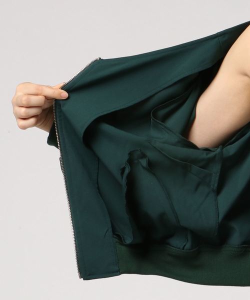 rps（アールピーエス）の「ボリュームスリーブVネックブルゾン（ブルゾン・レディース・ブラック/ダークグリーン/カーキ・M）」の9枚目の写真