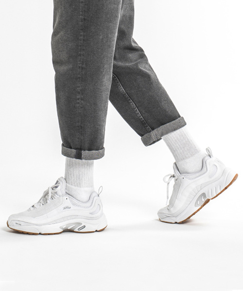 Reebok（リーボック）の「デイトナ ディーエムエックス [DAYTONA DMX GUM]（スニーカー・メンズ・ホワイト/ブラック・25.0cm/27.5cm/29.0cm/26.0cm/24.0cm/26.5cm/28.0cm/25.5cm/27.0cm/29.5cm/24.5cm/28.5cm）」の3枚目の写真