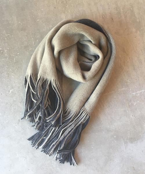 Banner Barrett（バナーバレット）の「【WEB限定】フリンジストール（ストール/ショール・レディース・グレー/ベージュ/ブラック・FREE）」の2枚目の写真