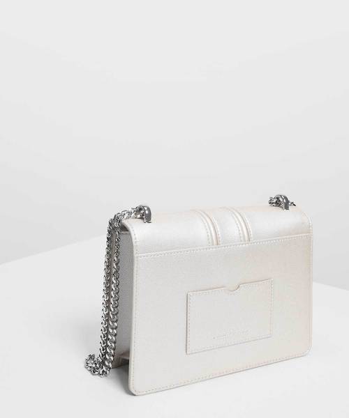 CHARLES & KEITH（チャールズ & キース）の「プッシュロック フロントフラップバッグ / Push Lock Front Flap Bag（ショルダーバッグ・レディース・ブラック/プラム/ホワイト系その他2・S）」の12枚目の写真