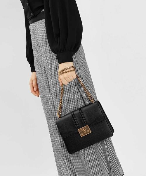 CHARLES & KEITH（チャールズ & キース）の「プッシュロック フロントフラップバッグ / Push Lock Front Flap Bag（ショルダーバッグ・レディース・ブラック/プラム/ホワイト系その他2・S）」の18枚目の写真