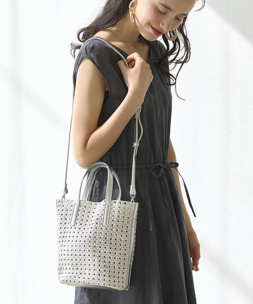 green label relaxing（グリーンレーベルリラクシング）の「∵FM ツツガタ MESH 2WAY バッグ（ショルダーバッグ・レディース・ホワイト/シルバー/ブラック/ピンク・FREE）」の4枚目の写真