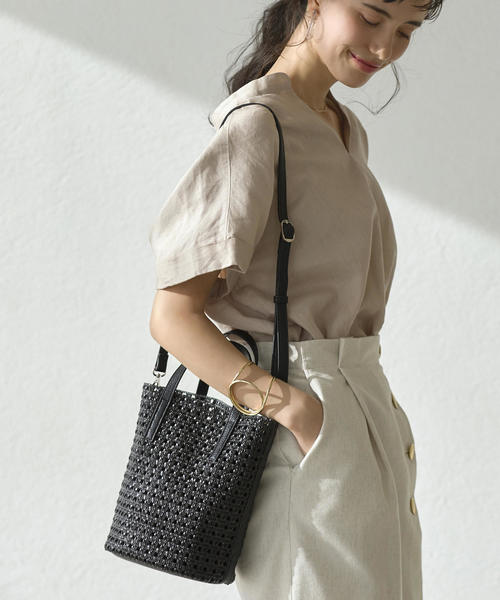 green label relaxing（グリーンレーベルリラクシング）の「∵FM ツツガタ MESH 2WAY バッグ（ショルダーバッグ・レディース・ホワイト/シルバー/ブラック/ピンク・FREE）」の2枚目の写真