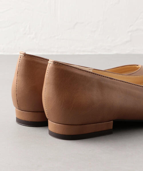 ODETTE E ODILE（オデットエオディール）の「【WEB限定】O スクエア Vカット FLT15●↓↑（パンプス・レディース・その他1/ブラック/ブラウン/オフホワイト/ワインレッド/ダークブラウン・23cm/22.5cm/21.5cm/24.5cm/22cm/23.5cm/24cm/25cm）」の7枚目の写真