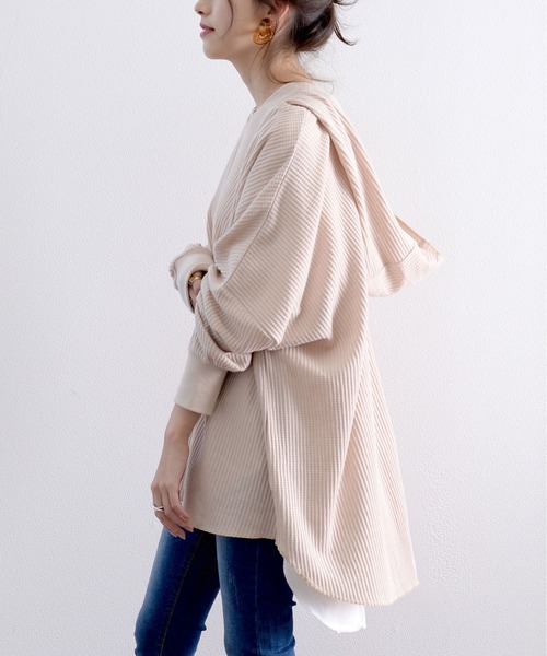 classicalelf(クラシカルエルフ)の「ロング丈ワッフルサーマルプルオーバーパーカーカットソー(長袖)(パーカー・レディース・ホワイト/ブラック/ベージュ/ブラウン・MEDIUM/X-LARGE)」の4枚目の写真