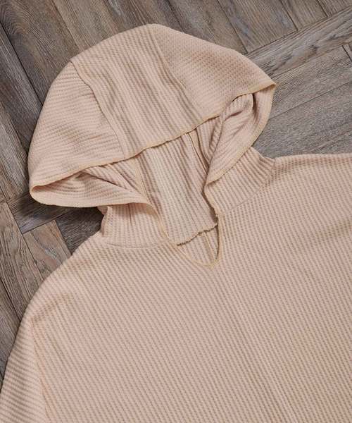classicalelf(クラシカルエルフ)の「ロング丈ワッフルサーマルプルオーバーパーカーカットソー(長袖)(パーカー・レディース・ホワイト/ブラック/ベージュ/ブラウン・MEDIUM/X-LARGE)」の5枚目の写真