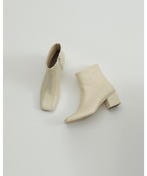 TODAYFUL（トゥデイフル）の「スクエアアンクルブーツ（ブーツ・レディース・ブラック/キャメル/キナリ・36inch/38inch/37inch）」の2枚目の写真