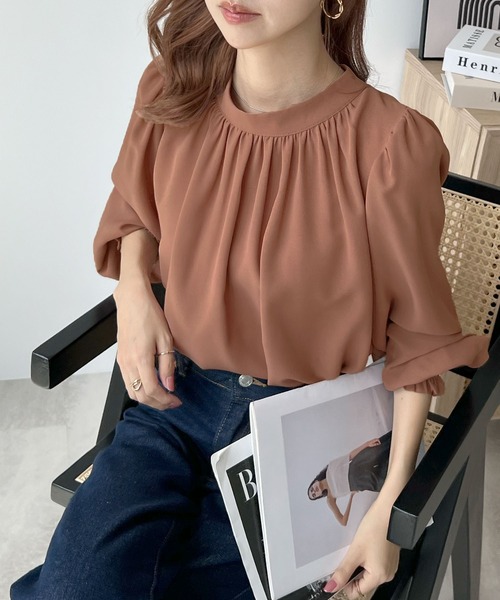 Futier land（フューティアランド）の「【オケージョン対応】EASY CARE上質生地改良オフィスデイリーの大人ブラウス。ハイネックバルーンスリーブブラウス（シャツ/ブラウス・レディース・ブラック/ブラウン/モカ/アイボリー/パープル/グリーン/ワインレッド/ラベンダー/ベージュ系その他/テラコッタ/ライトブラウン/ネイビー/ライトグレー/ブラック系その他/ホワイト系その他/グレイッシュブルー/ブラウン系その他/スモーキーグリーン系・FREE/X-LARGE/LARGE）」の10枚目の写真