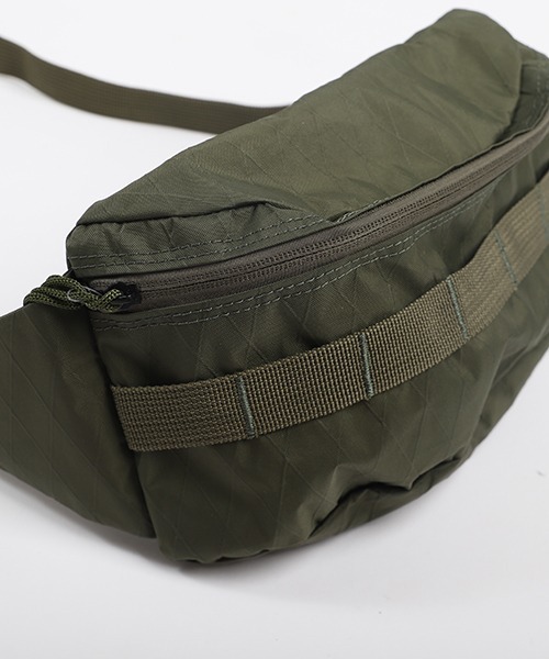 MAKAVELIC(マキャベリック)の「SEPARATE WAIST POUCH BAG(ボディバッグ/ウエストポーチ・メンズ・ブラック/グリーン・FREE)」の4枚目の写真