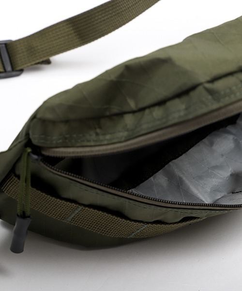 MAKAVELIC(マキャベリック)の「SEPARATE WAIST POUCH BAG(ボディバッグ/ウエストポーチ・メンズ・ブラック/グリーン・FREE)」の8枚目の写真
