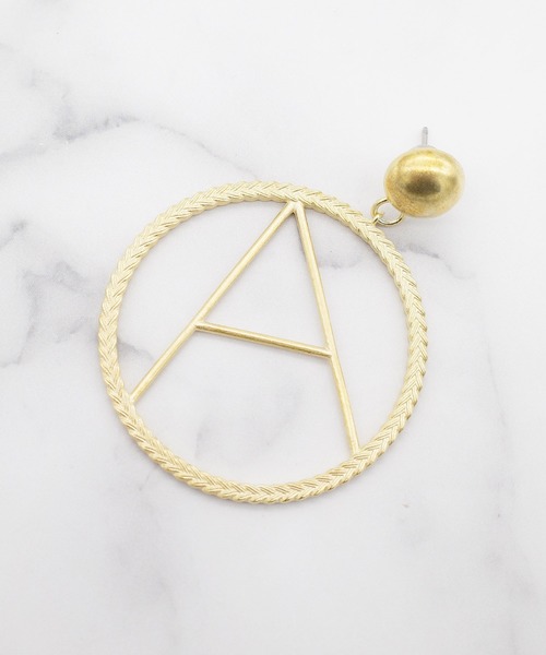 ATELIER COVA（アトリエコバ）の「【ATELIER COVA/アトリエコバ】イニシャルサークルピアス　シングル（ピアス（片耳用）・レディース・A/E/K/M/N/R/S/Y・FREE）」の2枚目の写真