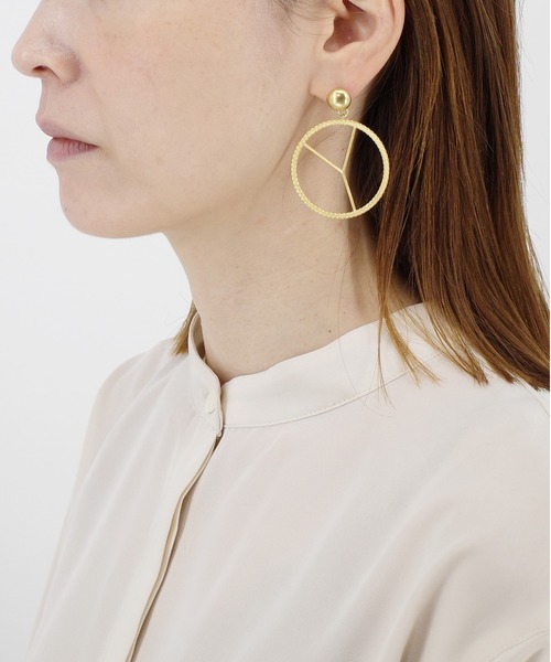 ATELIER COVA（アトリエコバ）の「【ATELIER COVA/アトリエコバ】イニシャルサークルピアス　シングル（ピアス（片耳用）・レディース・A/E/K/M/N/R/S/Y・FREE）」の9枚目の写真